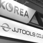 Papan nama JJ Tools dengan keterangan tulisan Korea di atasnya